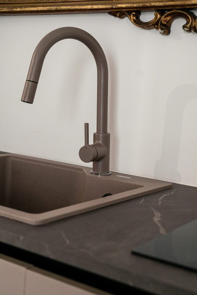 12-riflessi-di-pietra